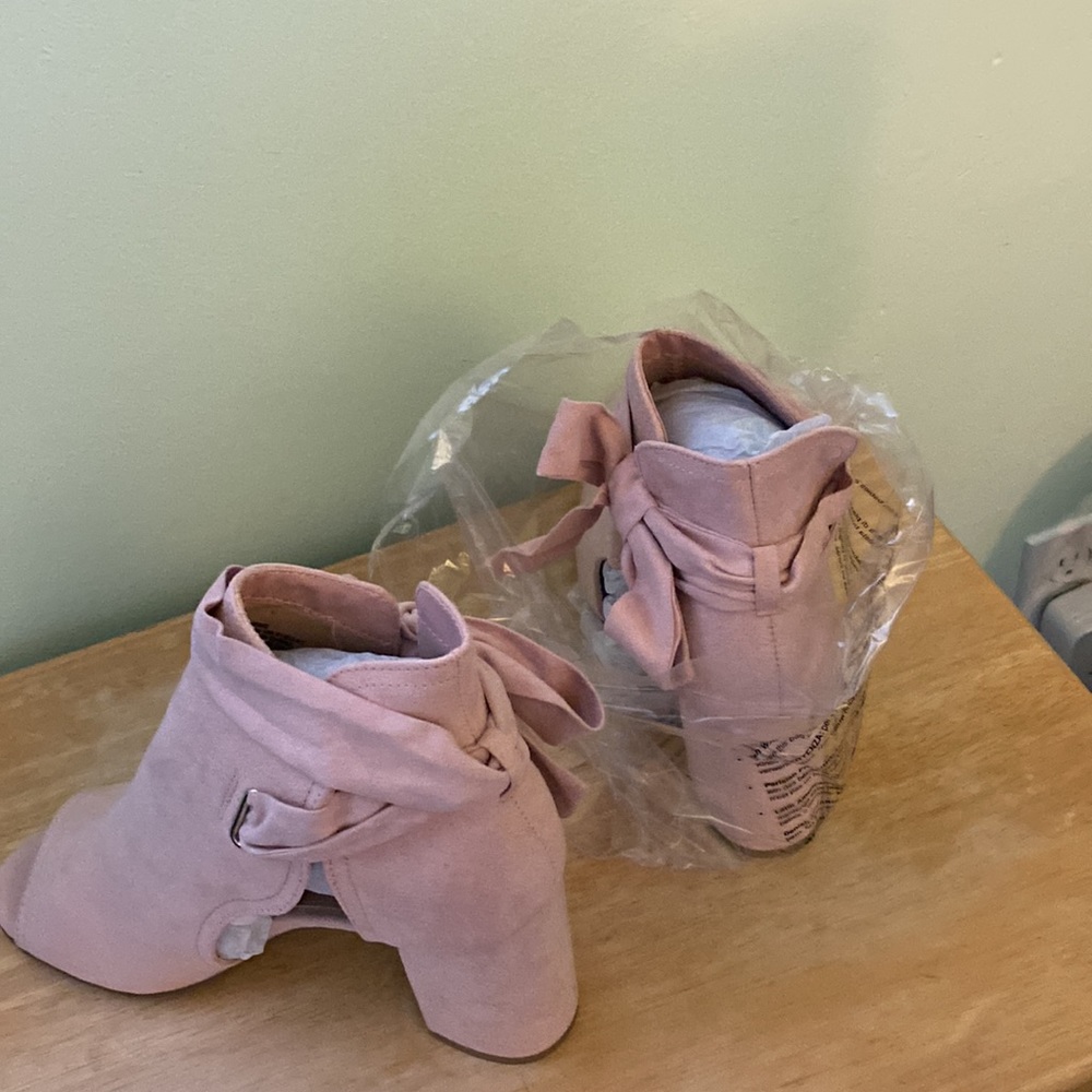 Ladies booties - Picture 5 of 5